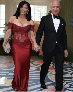 Dear Laura Sanchez who goes to the White House Dinner wearing this vulgarity?