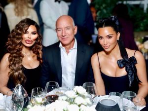 Lauren Sanchez is trying so hard to keep up with the Kardashians
