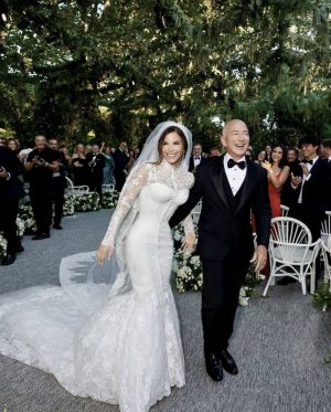 I’m seriously impressed with Laura Sanchez’s wedding dress except she wore white